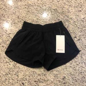 Lululemon Tracker LR Short
